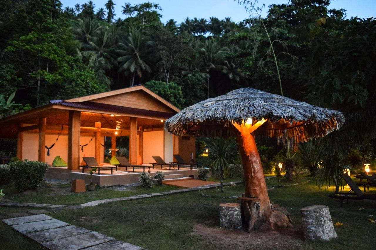 Two Fish Resort Lembeh Bitung Exterior foto