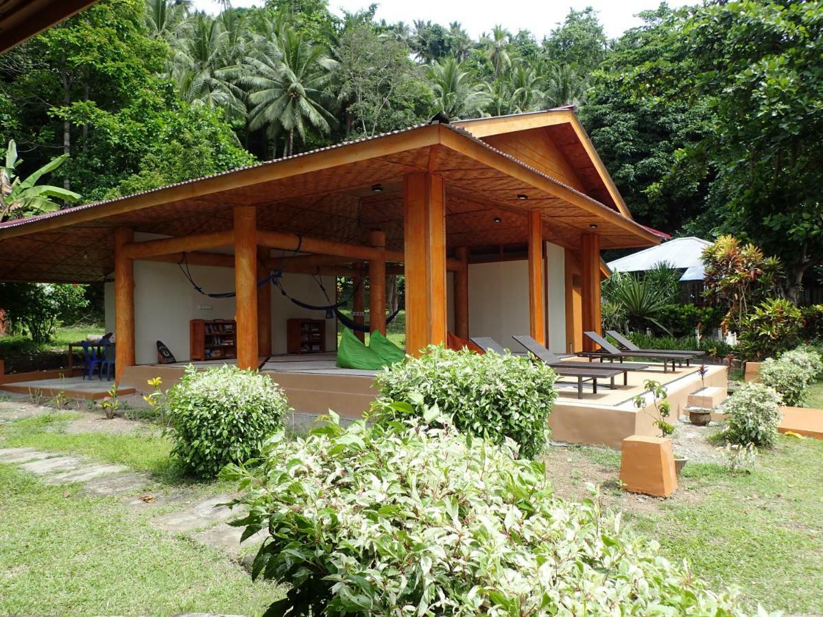 Two Fish Resort Lembeh Bitung Exterior foto